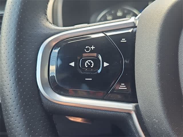Thumbnail: 2016 Volvo XC90 - 26