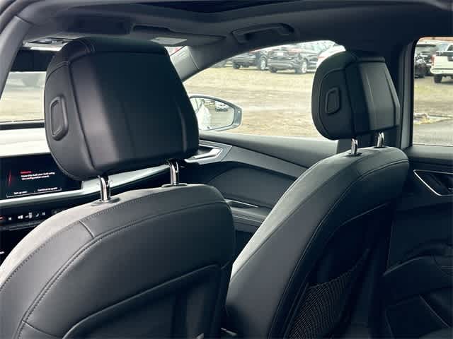 Thumbnail: 2023 Audi Q4 e-tron - 18