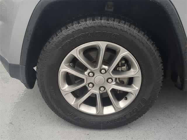 Thumbnail: 2016 Jeep Grand Cherokee - 14