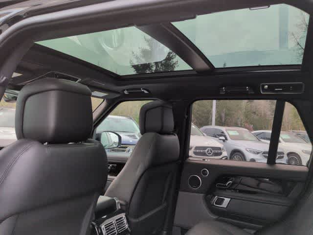 Thumbnail: 2022 Land Rover Range Rover - 18