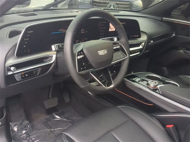 Thumbnail: 2024 Cadillac Lyriq - 10