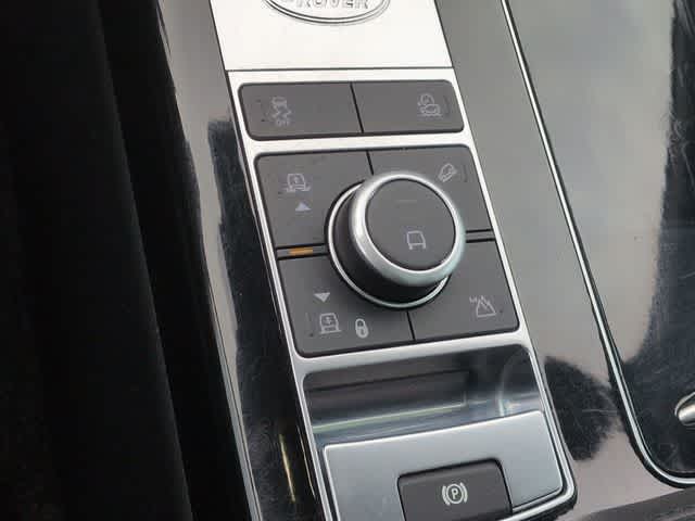 Thumbnail: 2022 Land Rover Range Rover - 32