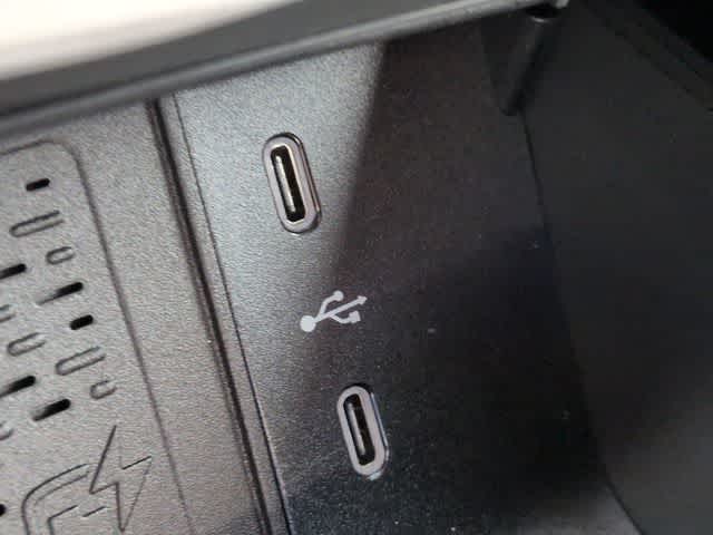 Thumbnail: 2025 Mercedes-Benz GLE - 33