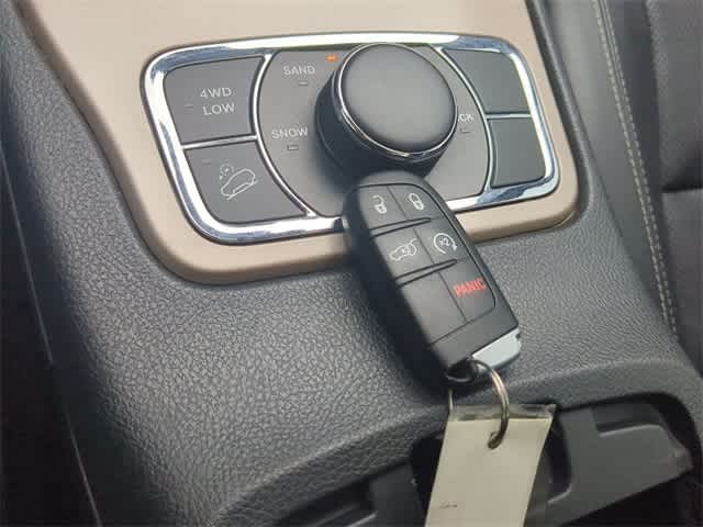 Thumbnail: 2016 Jeep Grand Cherokee - 37