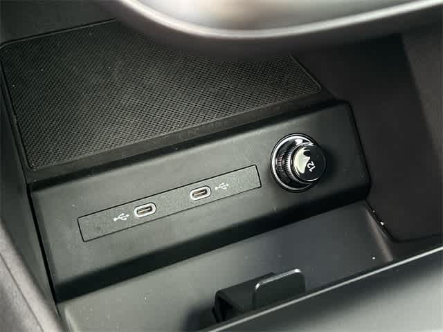 Thumbnail: 2023 Audi Q4 e-tron - 33