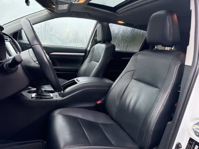 Thumbnail: 2019 Toyota Highlander - 13