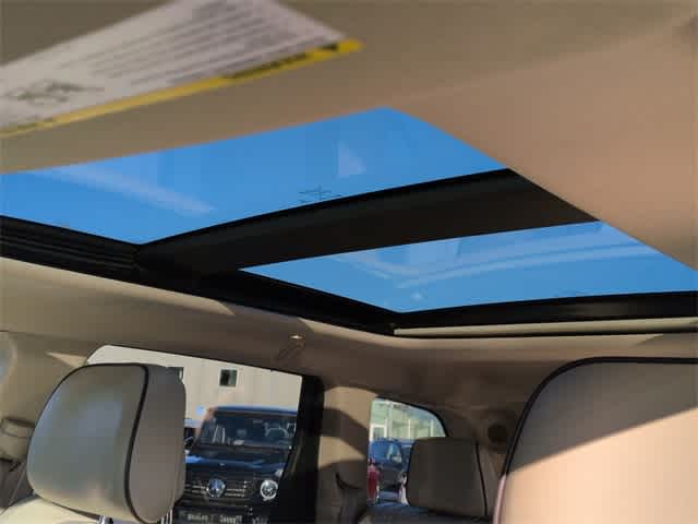 Thumbnail: 2017 Jeep Grand Cherokee - 20