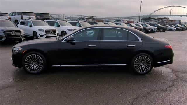 Thumbnail: 2025 Mercedes-Benz S-Class - 5