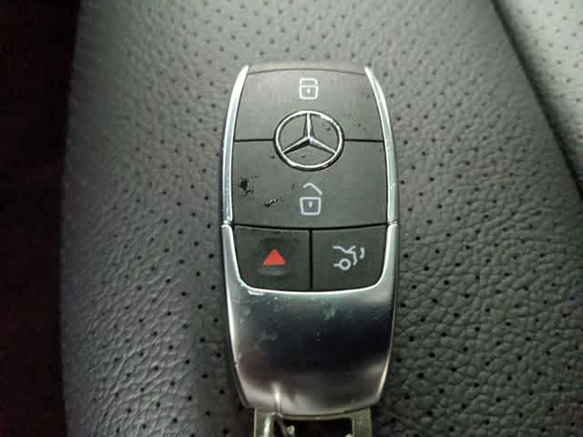 Thumbnail: 2022 Mercedes-Benz GLC - 40