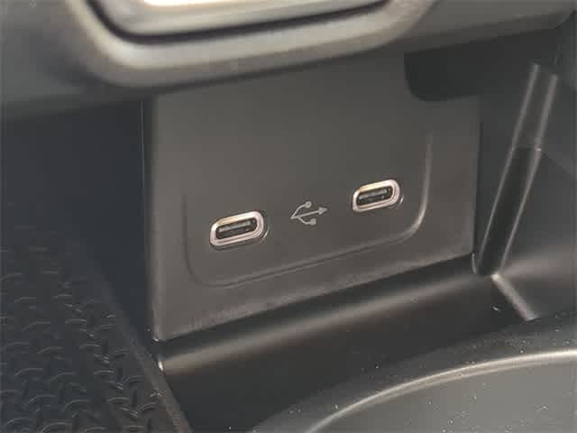 Thumbnail: 2025 Mercedes-Benz C-Class - 32