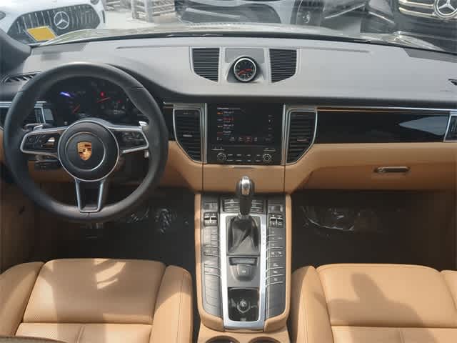 Thumbnail: 2018 Porsche Macan - 16