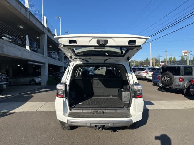 Thumbnail: 2018 Toyota 4Runner - 9