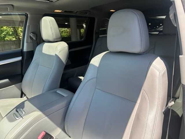 Thumbnail: 2017 Toyota Highlander - 13