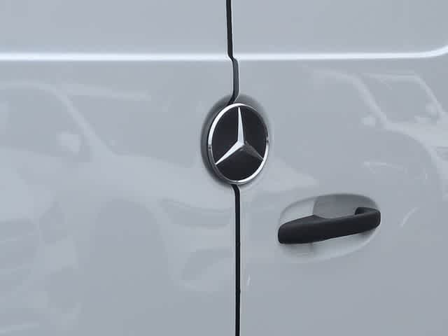 Thumbnail: 2025 Mercedes-Benz Sprinter - 11