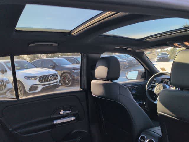 Thumbnail: 2025 Mercedes-Benz GLB - 23