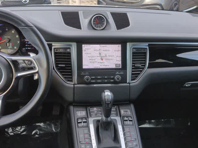 Thumbnail: 2018 Porsche Macan - 30