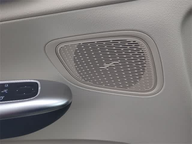 Thumbnail: 2025 Mercedes-Benz GLC - 28