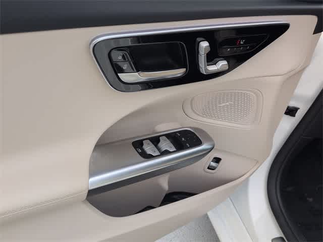 Thumbnail: 2025 Mercedes-Benz C-Class - 17