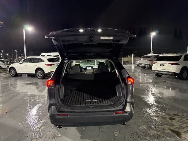 Thumbnail: 2022 Toyota RAV4 - 9