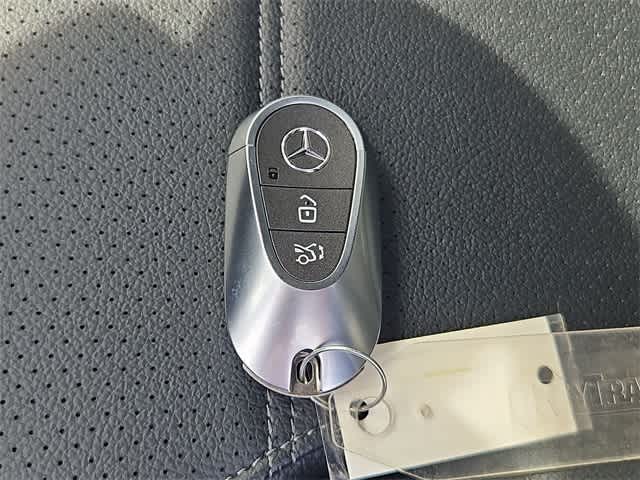 Thumbnail: 2025 Mercedes-Benz GLC - 35