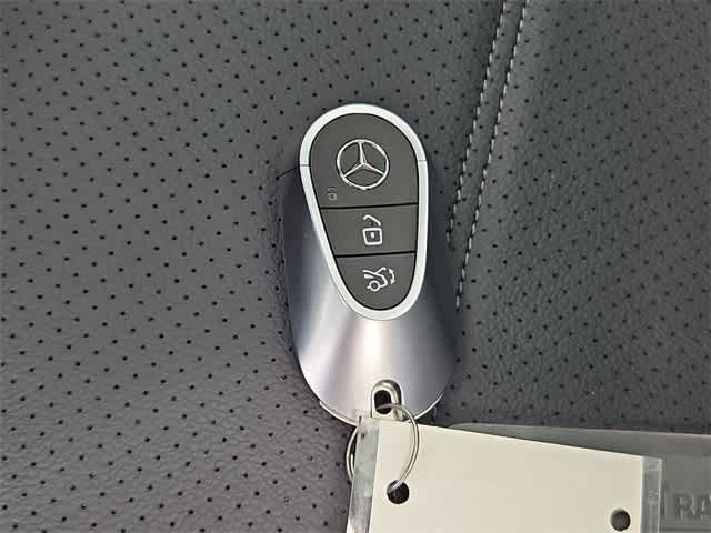 Thumbnail: 2025 Mercedes-Benz GLC - 38