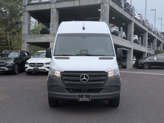 Thumbnail: 2025 Mercedes-Benz Sprinter - 3