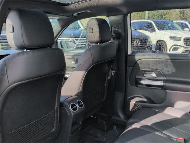 Thumbnail: 2023 Mercedes-Benz GLB - 19