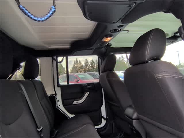 Thumbnail: 2016 Jeep Wrangler - 23