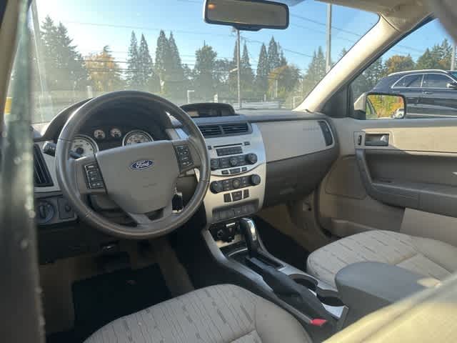 Thumbnail: 2010 Ford Focus - 13