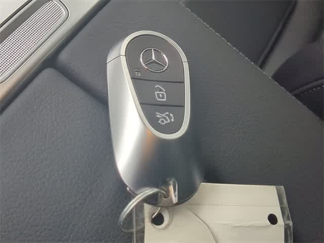 Thumbnail: 2025 Mercedes-Benz GLC - 35