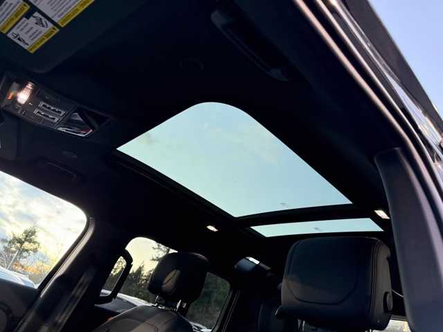 Thumbnail: 2023 Land Rover Defender - 14