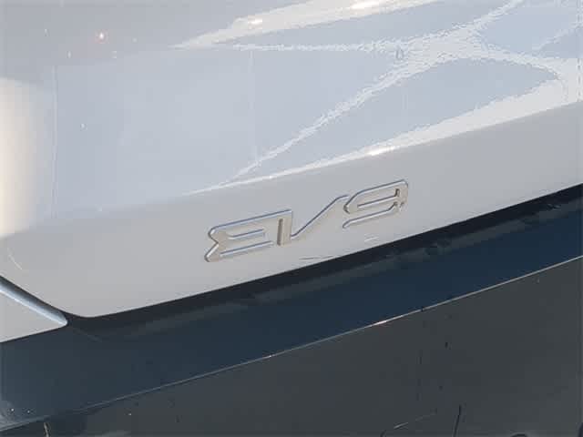 Thumbnail: 2024 Kia EV9 - 13