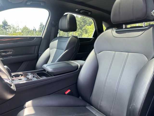 Thumbnail: 2019 Bentley Bentayga - 13