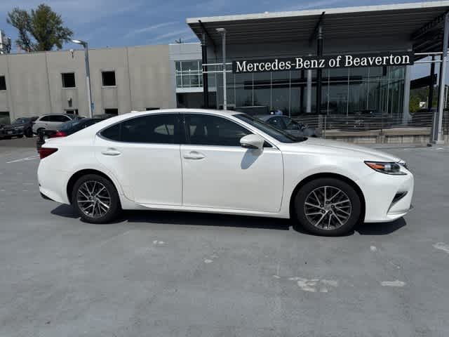 Thumbnail: 2016 Lexus ES - 4