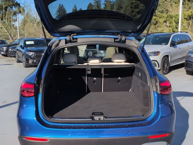 Thumbnail: 2026 Mercedes-Benz GLC - 35