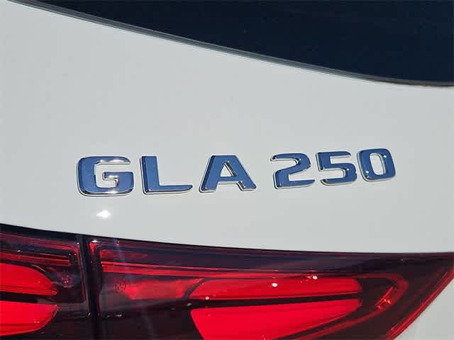 Thumbnail: 2025 Mercedes-Benz GLA - 13