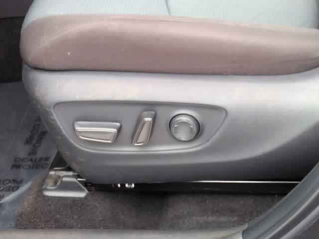 Thumbnail: 2025 Toyota RAV4 - 17