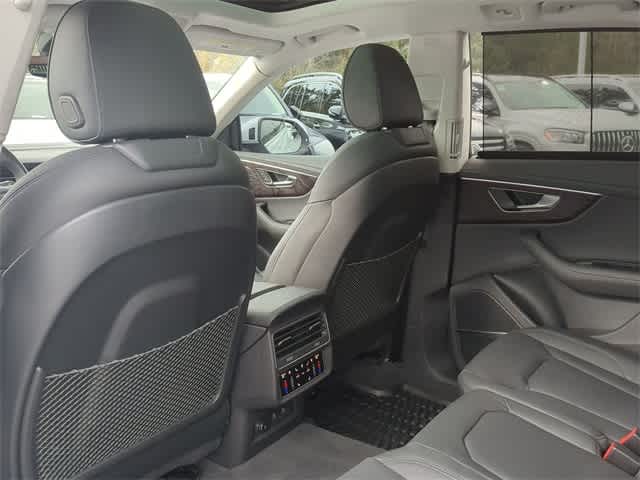 Thumbnail: 2023 Audi Q8 - 18