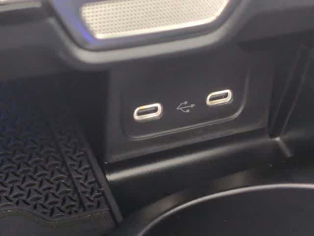 Thumbnail: 2025 Mercedes-Benz C-Class - 31