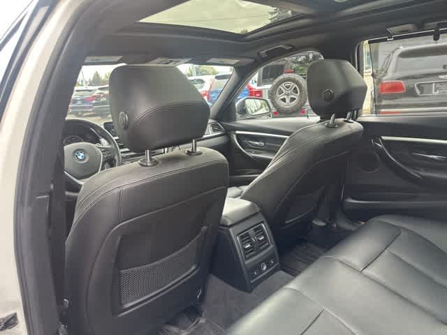 Thumbnail: 2016 BMW 3 Series - 10