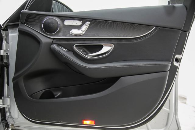 Thumbnail: 2016 Mercedes-Benz C-Class - 27