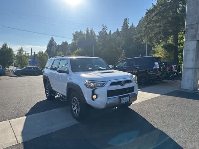 Thumbnail: 2018 Toyota 4Runner - 3
