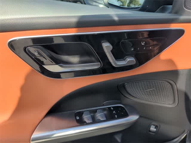 Thumbnail: 2022 Mercedes-Benz C-Class - 24