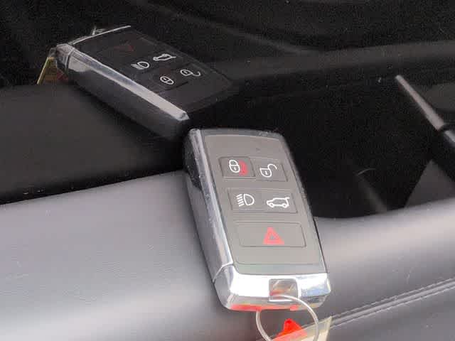 Thumbnail: 2022 Land Rover Range Rover - 36