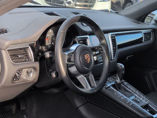 Thumbnail: 2018 Porsche Macan - 10