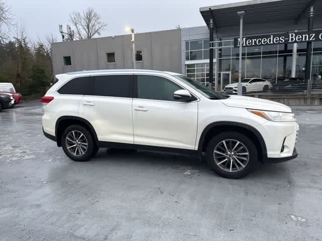 Thumbnail: 2019 Toyota Highlander - 4