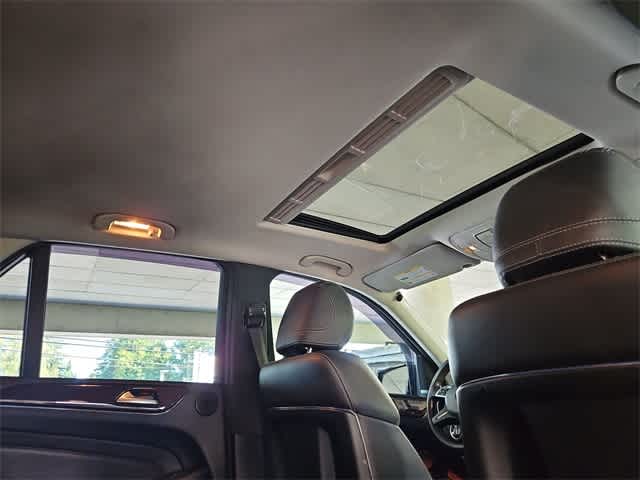 Thumbnail: 2013 Mercedes-Benz M-Class - 23