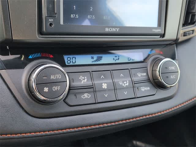 Thumbnail: 2016 Toyota RAV4 - 31