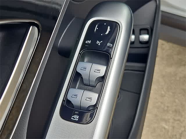 Thumbnail: 2025 Mercedes-Benz GLC - 18