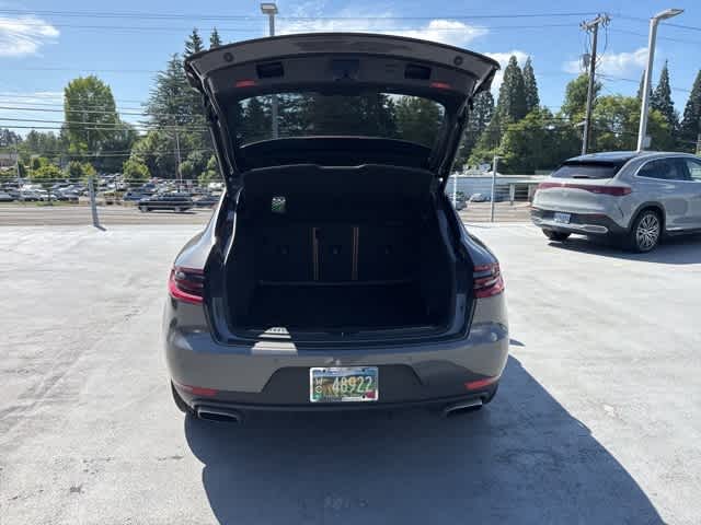 2018 Porsche Macan  9